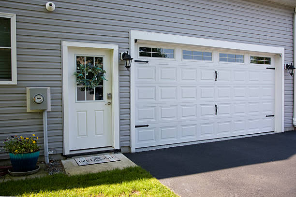 24/7 Emergency Garage Door Panel Replacement experts in Pana, IL
